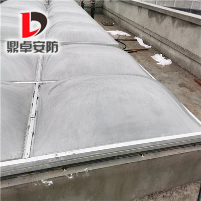 й���촰�����۸�