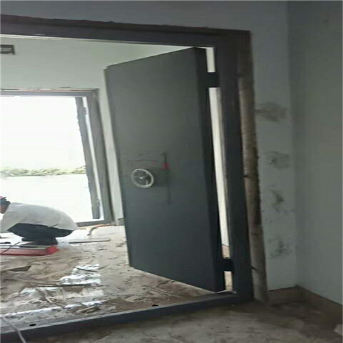 �������ſ����š�-������������װ